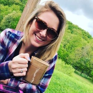 Meet your Posher, Kayla